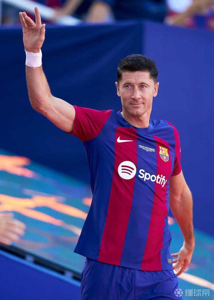 爱游戏官方登录 -包含莱万多夫斯基新星连败表现惊艳，巴塞罗那未来可期！的词条