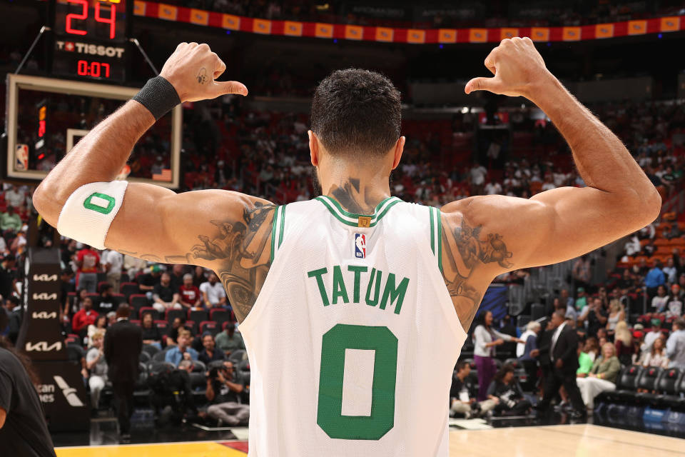 爱游戏直播官网 - TheShy遭遇十五连败，热火教练面临压力！